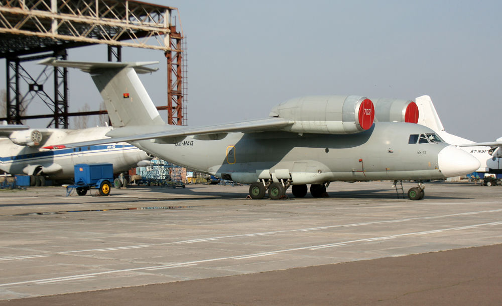 AN-72 Angola Air Charter D2-MAQ Bild KIV-1073